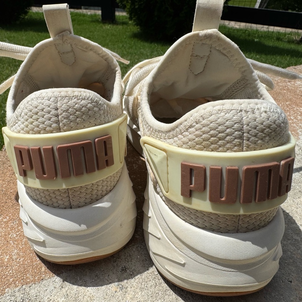 PUMAS - Picture 8 of 8